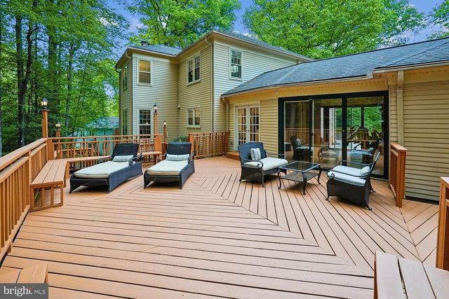 11732 STUART MILL RD, Oakton, VA 22124