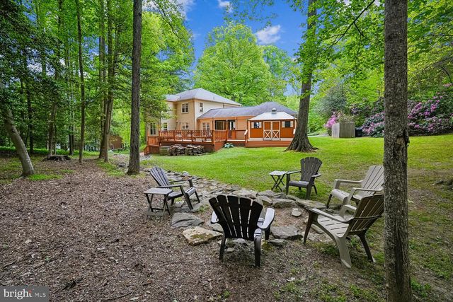 11732 STUART MILL RD, Oakton, VA 22124