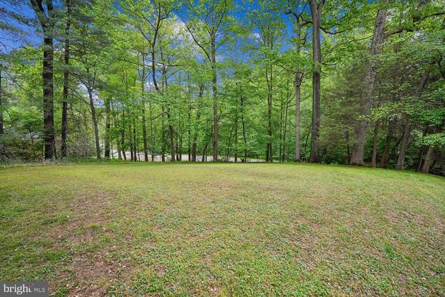 11732 STUART MILL RD, Oakton, VA 22124