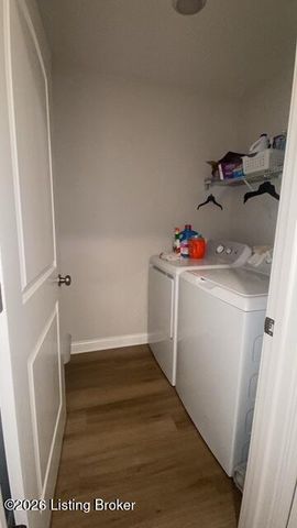 6726 Woods Mill Dr, Louisville, KY 40272