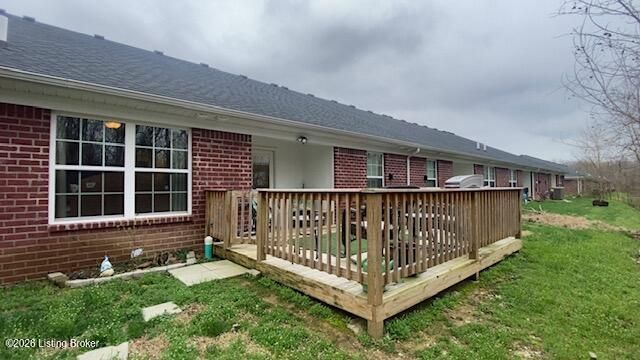 6726 Woods Mill Dr, Louisville, KY 40272