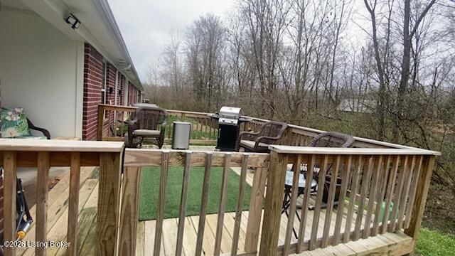 6726 Woods Mill Dr, Louisville, KY 40272