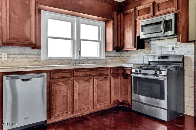 832 Stanley Valley Road, Rogersville, TN 37857