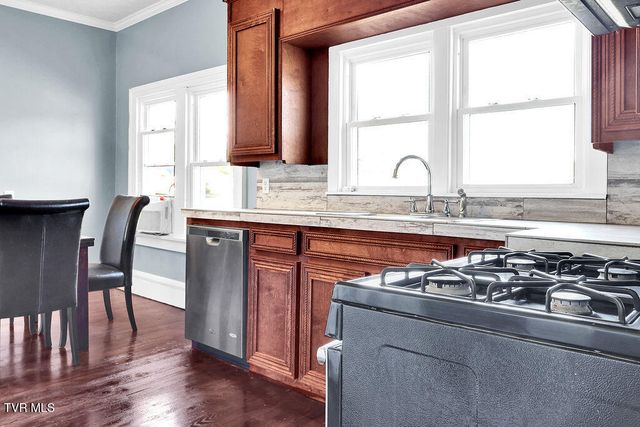 832 Stanley Valley Road, Rogersville, TN 37857