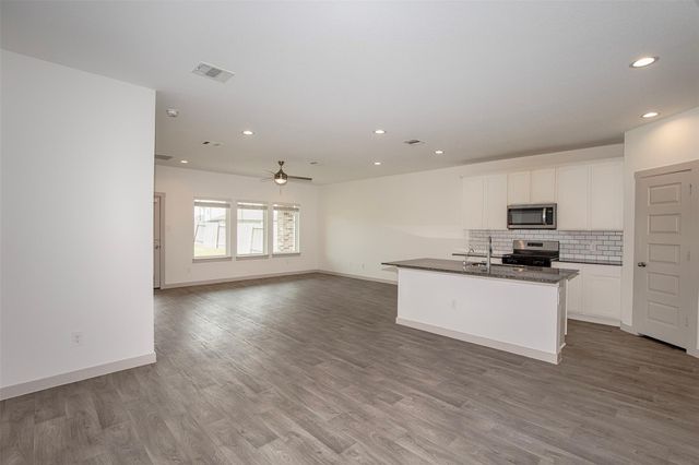 10610 Great Basin Drive, Rosharon, TX 77583