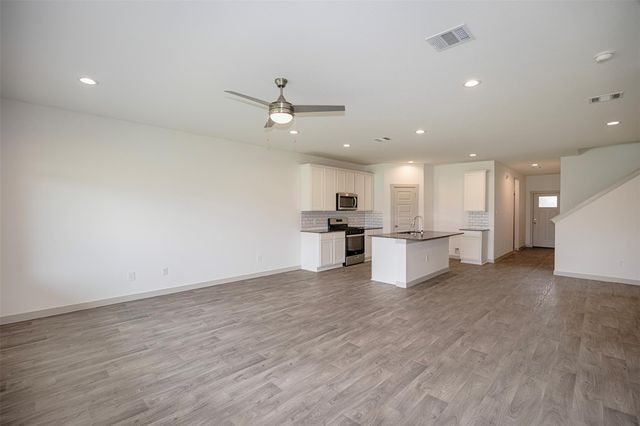 10610 Great Basin Drive, Rosharon, TX 77583