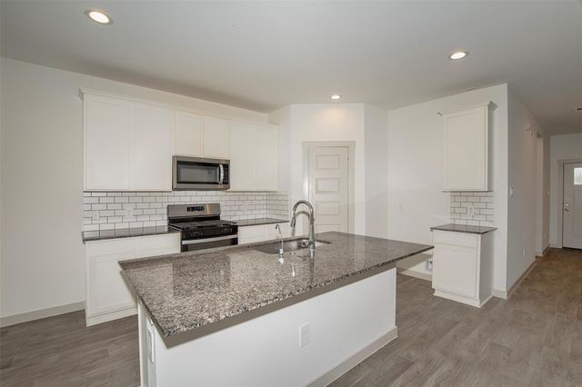 10610 Great Basin Drive, Rosharon, TX 77583