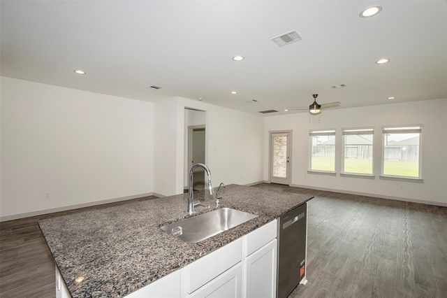 10610 Great Basin Drive, Rosharon, TX 77583
