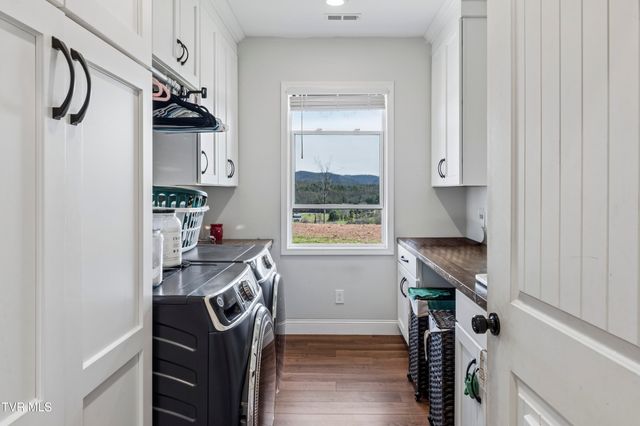 487 Rocky Knob Road, Mountain City, TN 37683