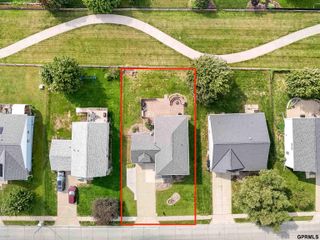 2010 Ridgeview Drive, Papillion, NE 68046