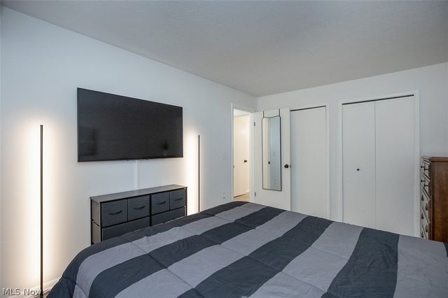 8507 N Akins 102, North Royalton, OH 44133