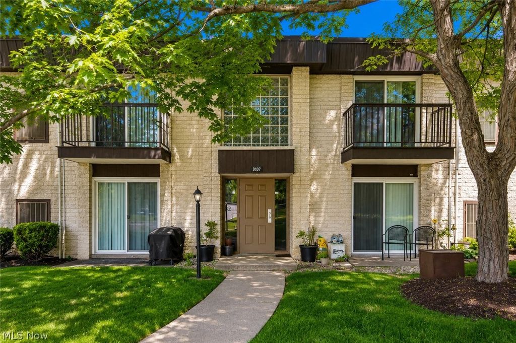 8507 N Akins 102, North Royalton, OH 44133