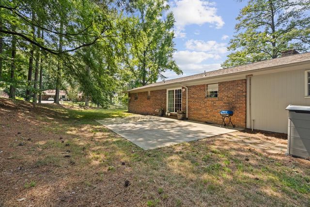 1590 NE Pleasant Grove Drive, Dalton, GA 30721