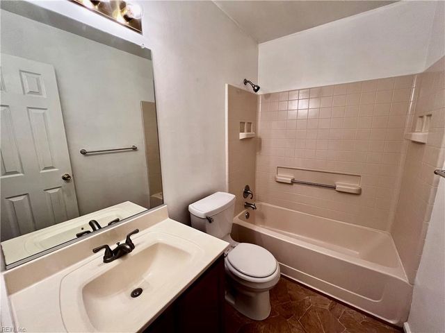 312 Tarneywood DR, Chesapeake, VA 23320