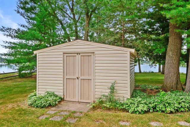 N9291 WHITE BIRCH LANE, Neshkoro, WI 54960