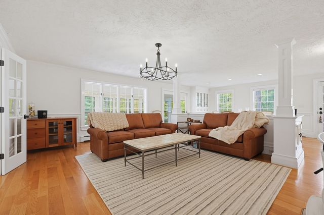 457 Hanlon Rd, Holliston, MA 01746
