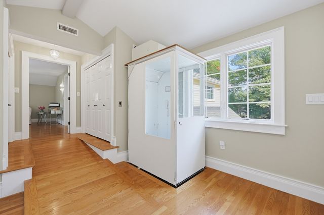 457 Hanlon Rd, Holliston, MA 01746