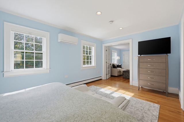 457 Hanlon Rd, Holliston, MA 01746