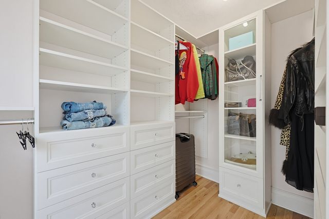 457 Hanlon Rd, Holliston, MA 01746