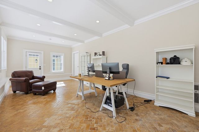 457 Hanlon Rd, Holliston, MA 01746