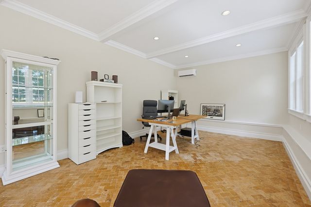 457 Hanlon Rd, Holliston, MA 01746