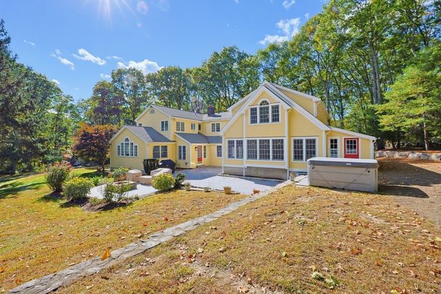 457 Hanlon Rd, Holliston, MA 01746