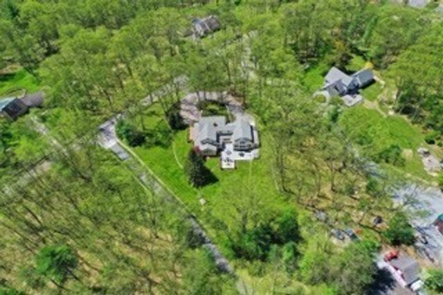 457 Hanlon Rd, Holliston, MA 01746