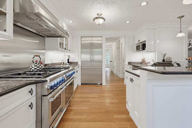 457 Hanlon Rd, Holliston, MA 01746