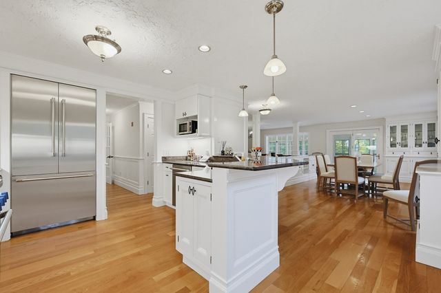 457 Hanlon Rd, Holliston, MA 01746
