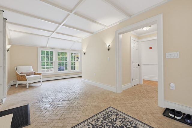 457 Hanlon Rd, Holliston, MA 01746