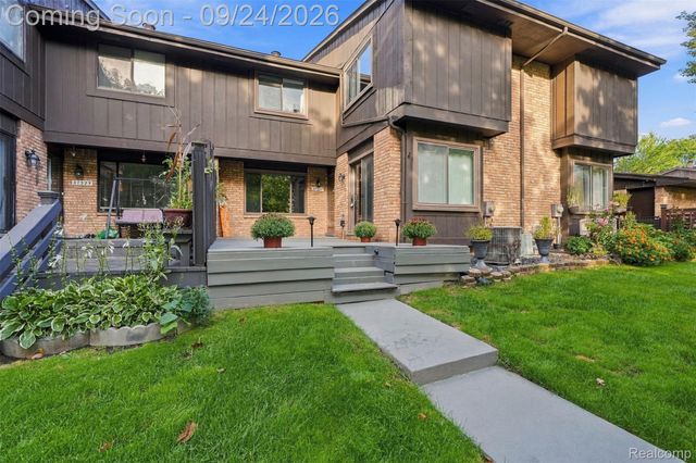 37327 Golfview Drive, Sterling Heights, MI 48312