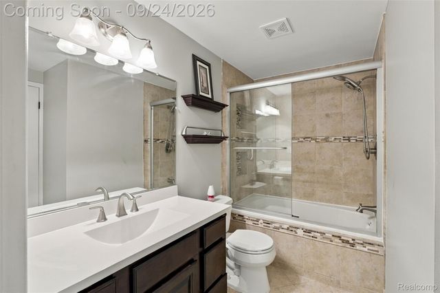 37327 Golfview Drive, Sterling Heights, MI 48312