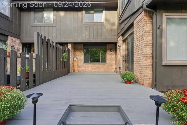 37327 Golfview Drive, Sterling Heights, MI 48312