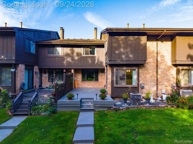 37327 Golfview Drive, Sterling Heights, MI 48312