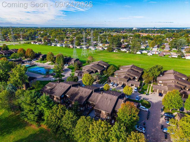 37327 Golfview Drive, Sterling Heights, MI 48312