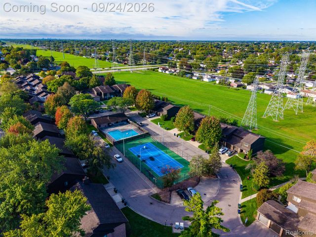 37327 Golfview Drive, Sterling Heights, MI 48312