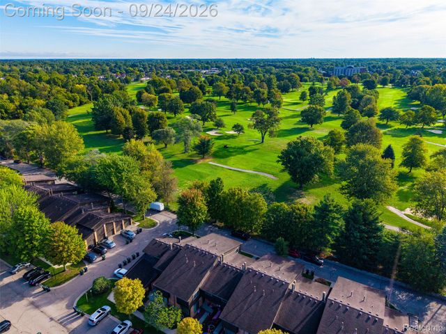 37327 Golfview Drive, Sterling Heights, MI 48312
