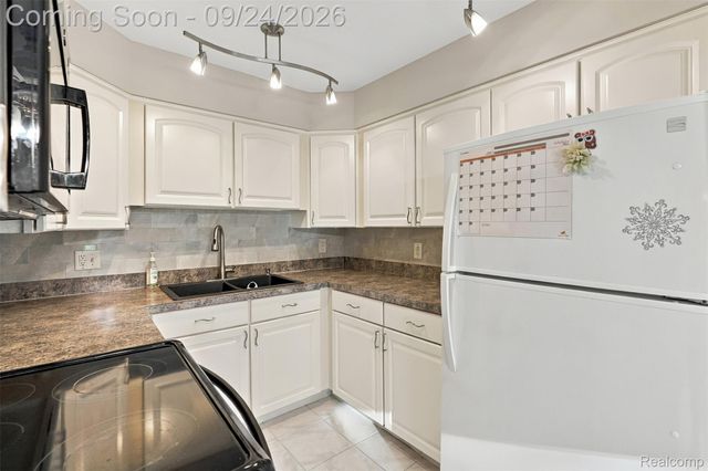 37327 Golfview Drive, Sterling Heights, MI 48312