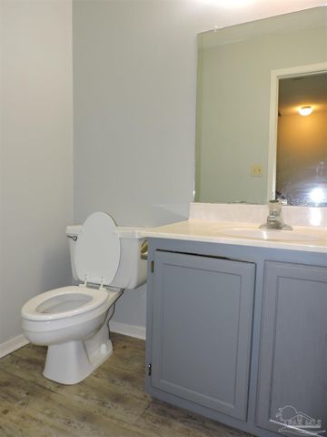 3031 Belle Meade Dr D, Pensacola, FL 32503