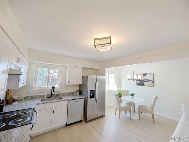 8835 Sumter Drive, St Louis, MO 63136