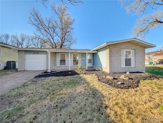 8835 Sumter Drive, St Louis, MO 63136