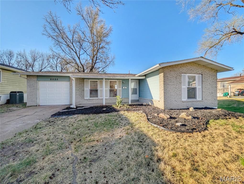 8835 Sumter Drive, St Louis, MO 63136