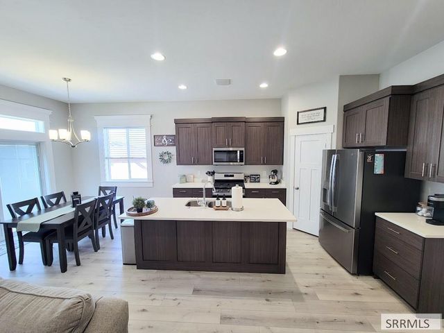 3965 N Barcelona Ave, Idaho Falls, ID 83401