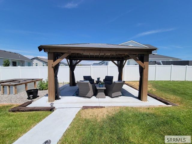 3965 N Barcelona Ave, Idaho Falls, ID 83401