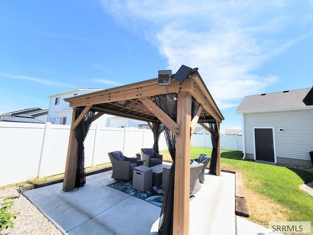 3965 N Barcelona Ave, Idaho Falls, ID 83401