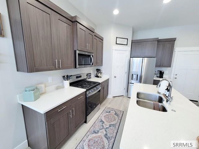 3965 N Barcelona Ave, Idaho Falls, ID 83401