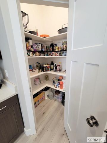 3965 N Barcelona Ave, Idaho Falls, ID 83401