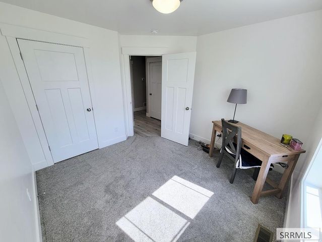 3965 N Barcelona Ave, Idaho Falls, ID 83401