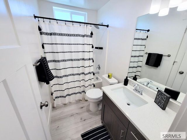 3965 N Barcelona Ave, Idaho Falls, ID 83401