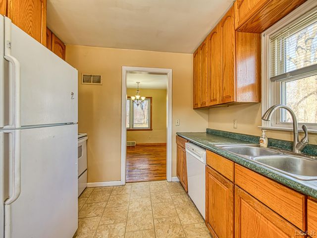 404 Outer Drive, Tecumseh, MI 49286